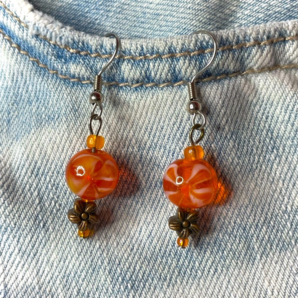 🍊🏵️🎃 Bright Tangerine-Orange Handmade Glass Bead Floral Pierced Earrings - OOAK